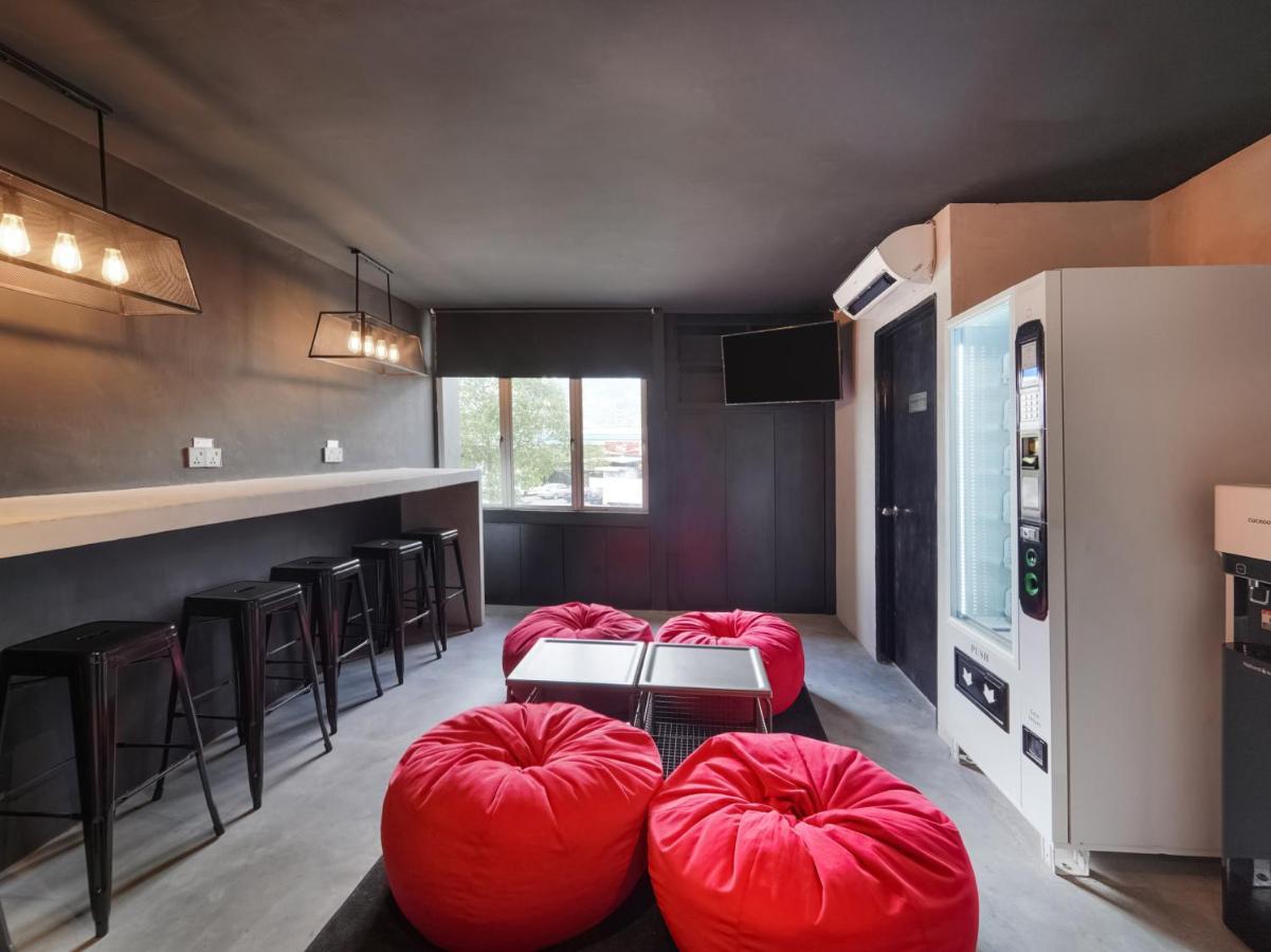 Oyo 89635 Modular Langkawi Capsule Hotel Padang Mat Sirat Екстер'єр фото