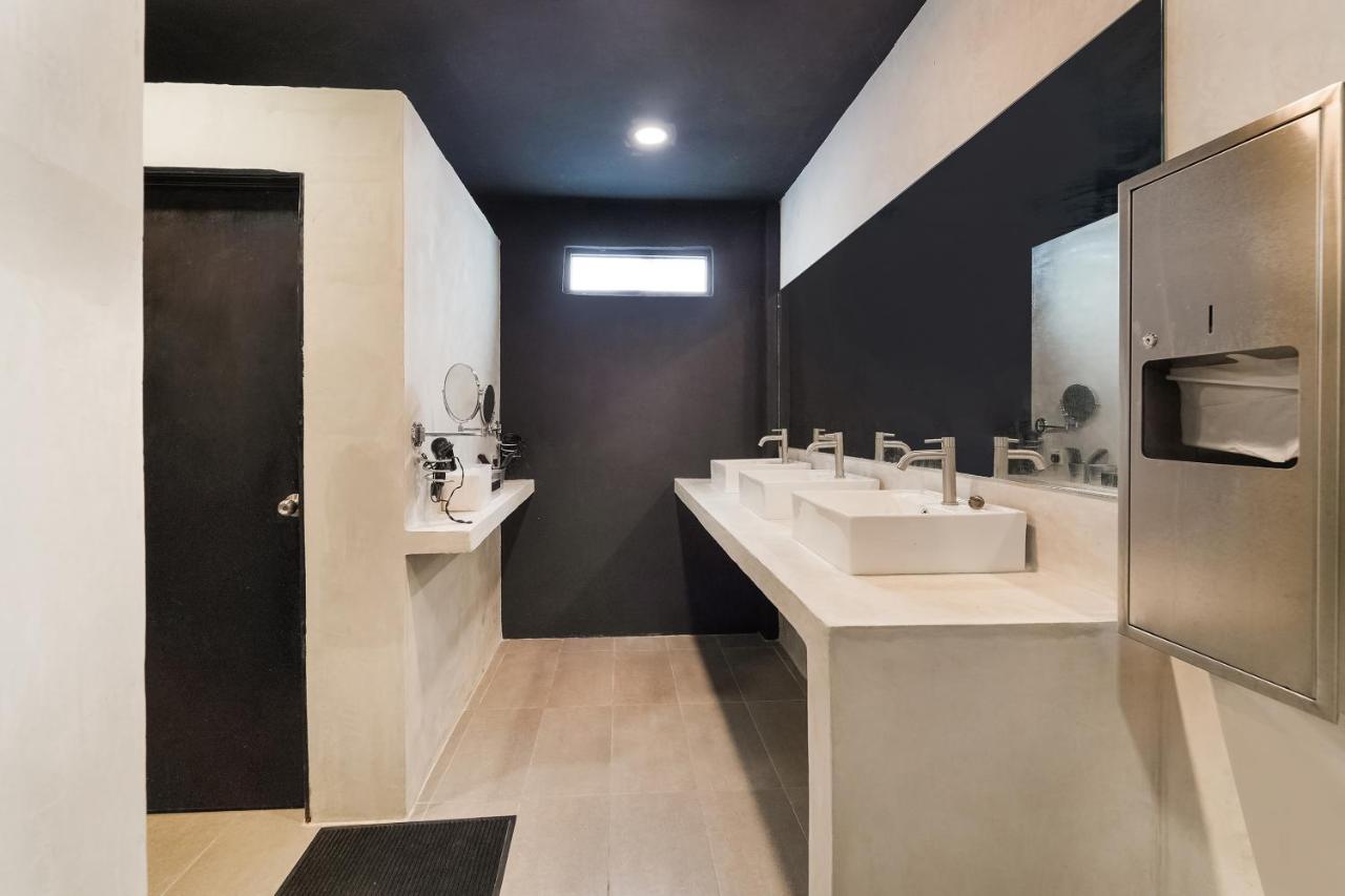 Oyo 89635 Modular Langkawi Capsule Hotel Padang Mat Sirat Екстер'єр фото