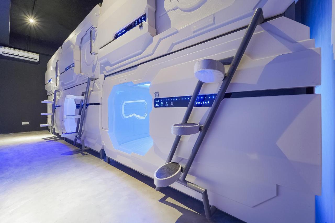 Oyo 89635 Modular Langkawi Capsule Hotel Padang Mat Sirat Екстер'єр фото